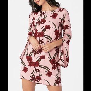 NWT JUSTFAB Bridal Rose Floral Split-Sleeve Shift